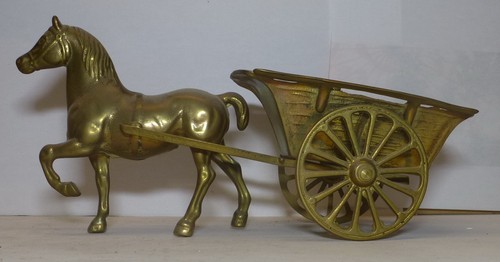 Pferd mit wagen aus - wagen,