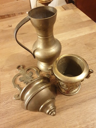 Messing konvolut wandvase - -,