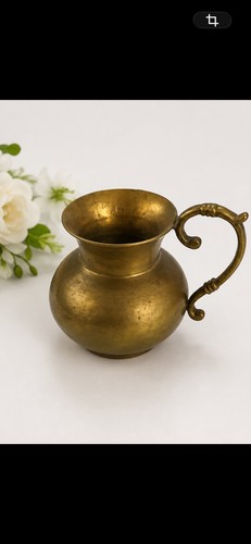 Kleiner messingkrug mit - messingkrug,
